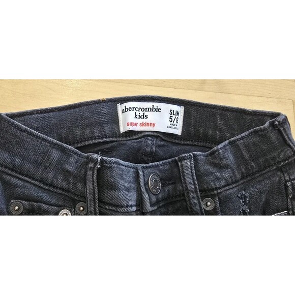 BLACK ABERCROMBIE DISTRESSED SLIM JEANS BOYS - SIZE 5/6 - Picture 2 of 6
